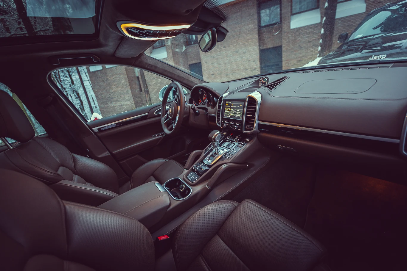 Jeep Grand Cherokee SRT czy Porsche Cayenne S? Jeep Grand Cherokee SRT czy Porsche Cayenne S?
