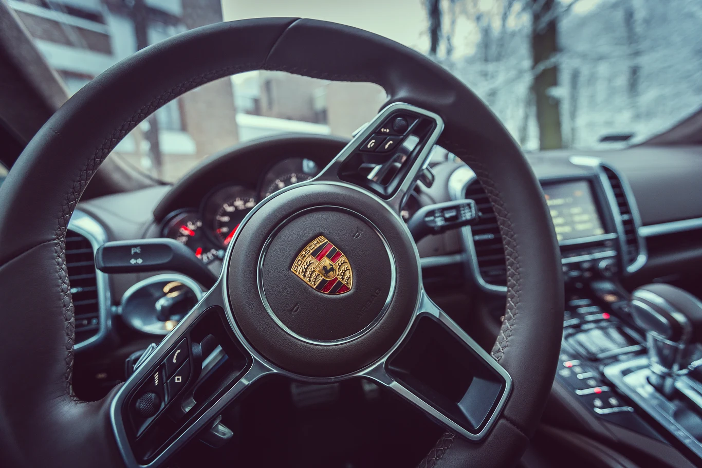 Jeep Grand Cherokee SRT czy Porsche Cayenne S? Jeep Grand Cherokee SRT czy Porsche Cayenne S?