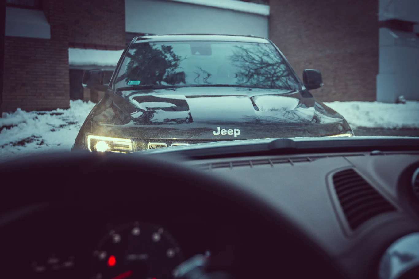 Jeep Grand Cherokee SRT czy Porsche Cayenne S? Jeep Grand Cherokee SRT czy Porsche Cayenne S?