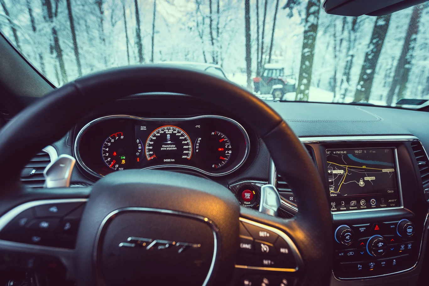 Jeep Grand Cherokee SRT czy Porsche Cayenne S? Jeep Grand Cherokee SRT czy Porsche Cayenne S?