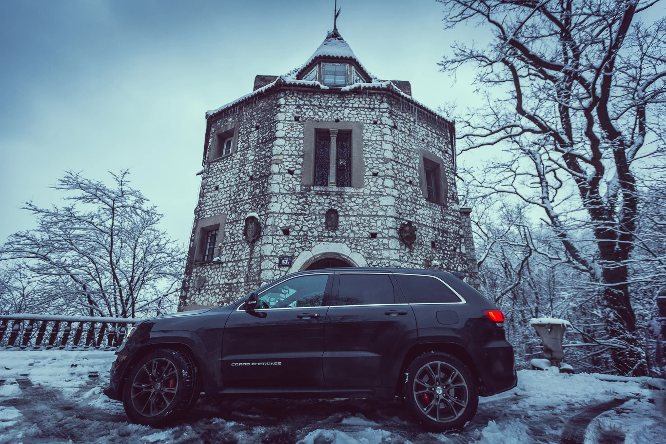 Jeep Grand Cherokee SRT czy Porsche Cayenne S? Jeep Grand Cherokee SRT czy Porsche Cayenne S?