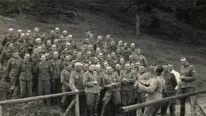 Po godzinach "pracy" - fotografia z albumu Karla Hoeckera, esesmana z Auschwitz, adiutanta Richarda Baera, trzeciego komendanta obozu Auschwitz-Birkenau