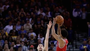 Derrick Rose rzuca zwycięskie punkty