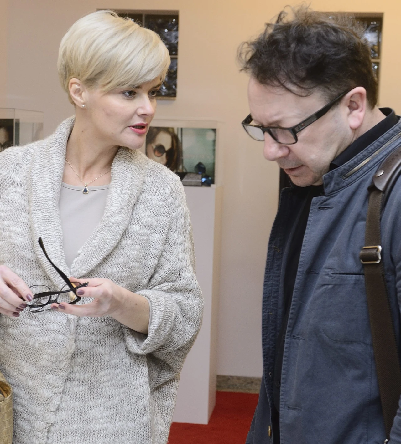 Para bardzo przeżywa ostatnie wydarzenia Para bardzo przeżywa ostatnie wydarzenia