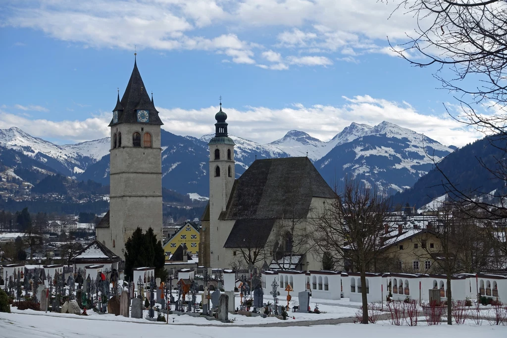 Kościół, kaplica i cmentarz w Kitzbühel