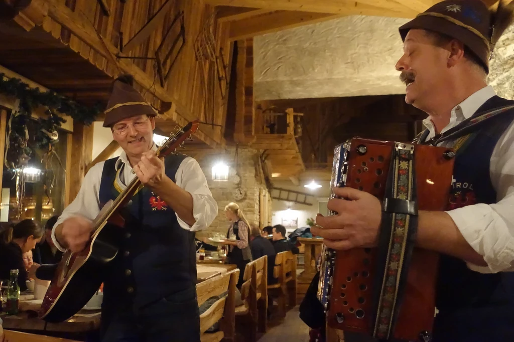 Wieczór z muzyką tyrolską w Brenner Alm 