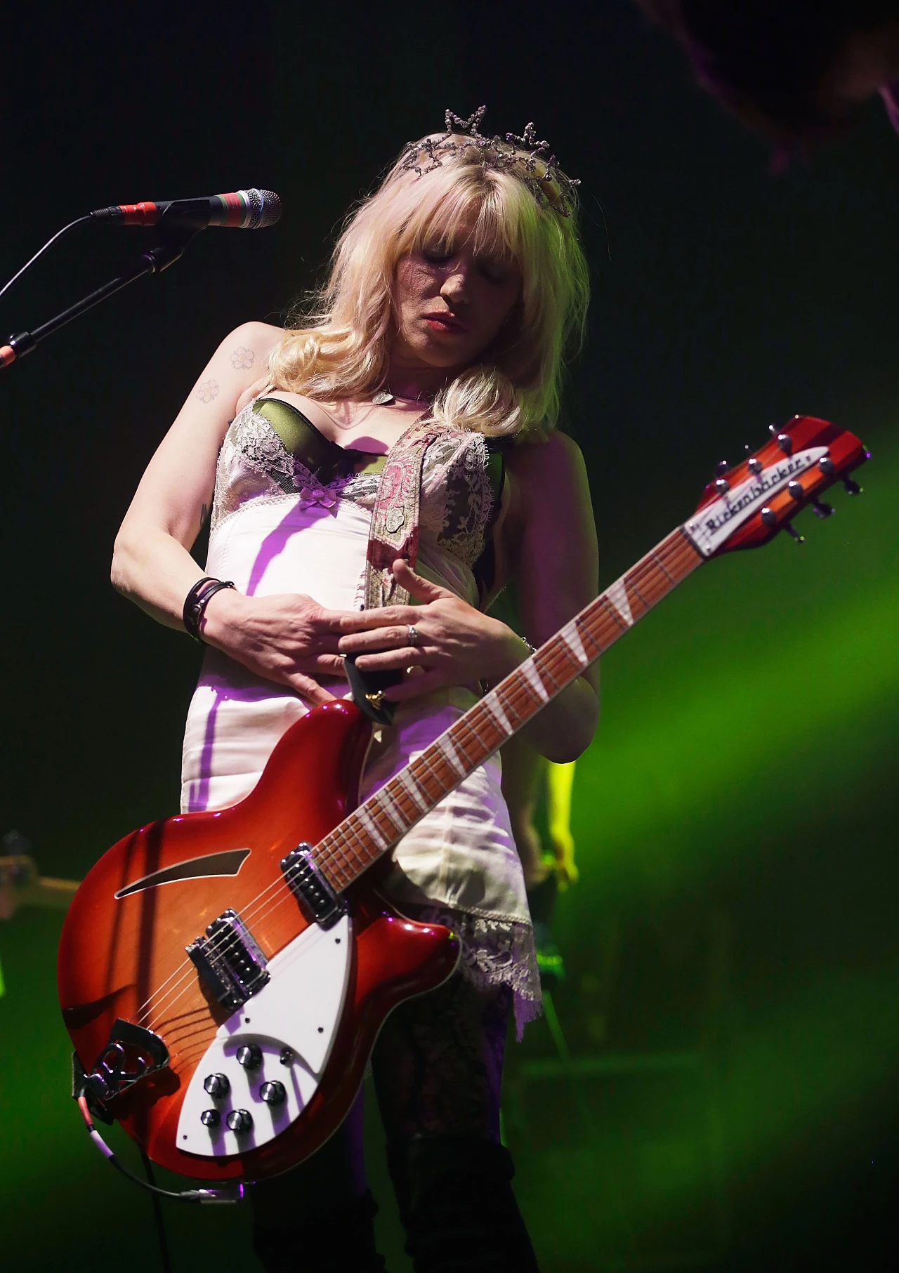 Courtney Love przyznała się do zażywania heroiny w ciąży Courtney Love przyznała się do zażywania heroiny w ciąży