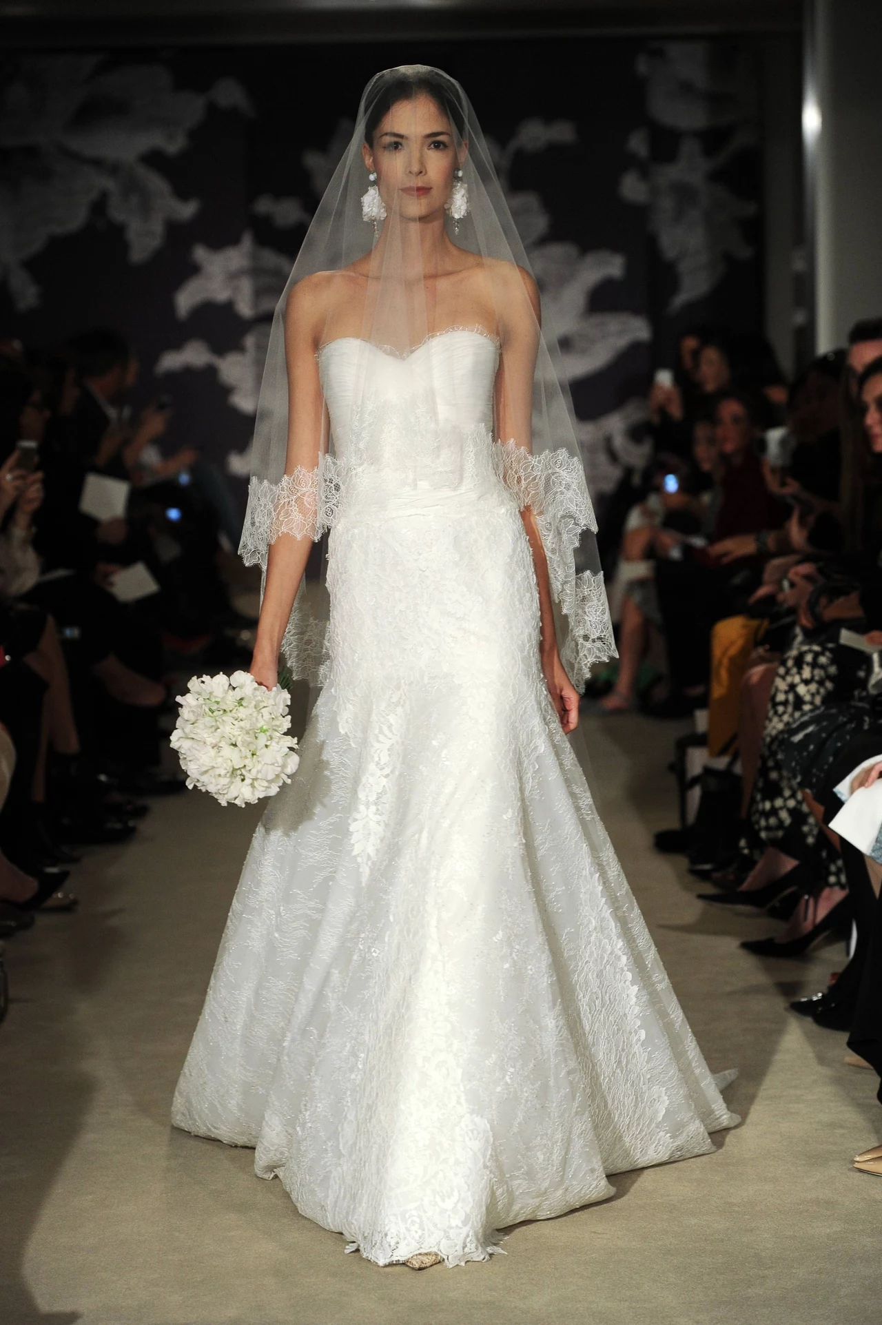Moda ślubna według domu mody Caroliny Herrery Moda ślubna według domu mody Caroliny Herrery