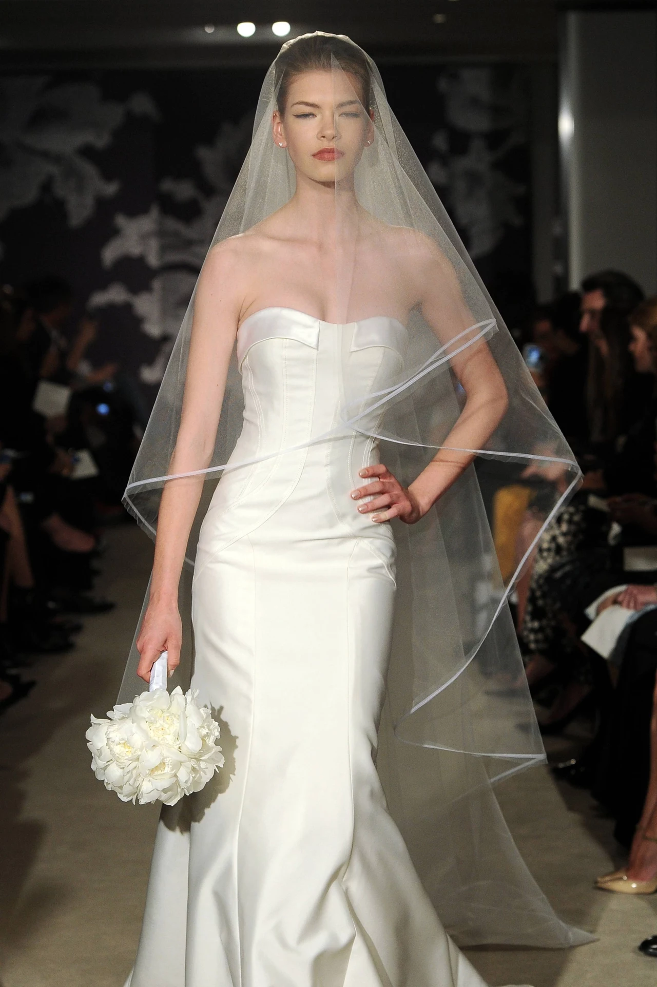 Moda ślubna według domu mody Caroliny Herrery Moda ślubna według domu mody Caroliny Herrery
