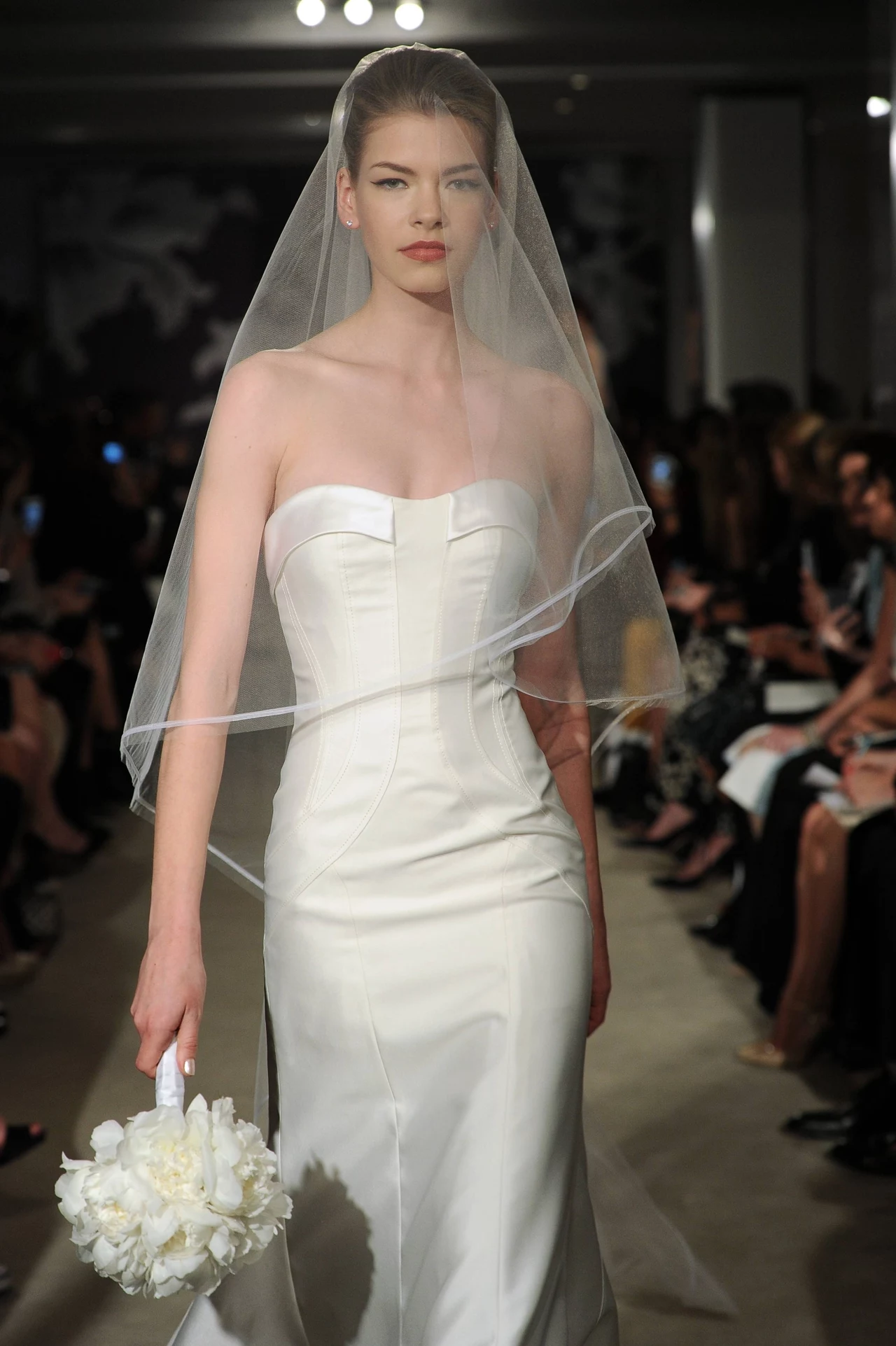 Moda ślubna według domu mody Caroliny Herrery Moda ślubna według domu mody Caroliny Herrery