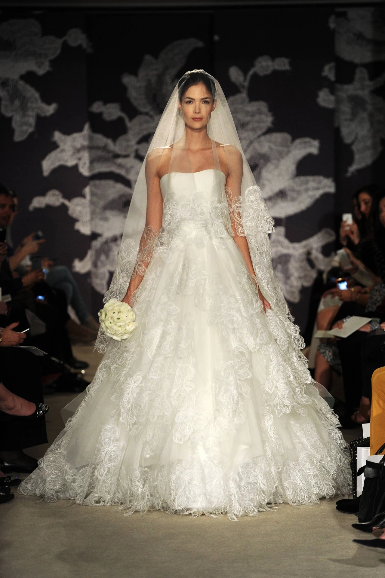 Moda ślubna według domu mody Caroliny Herrery Moda ślubna według domu mody Caroliny Herrery