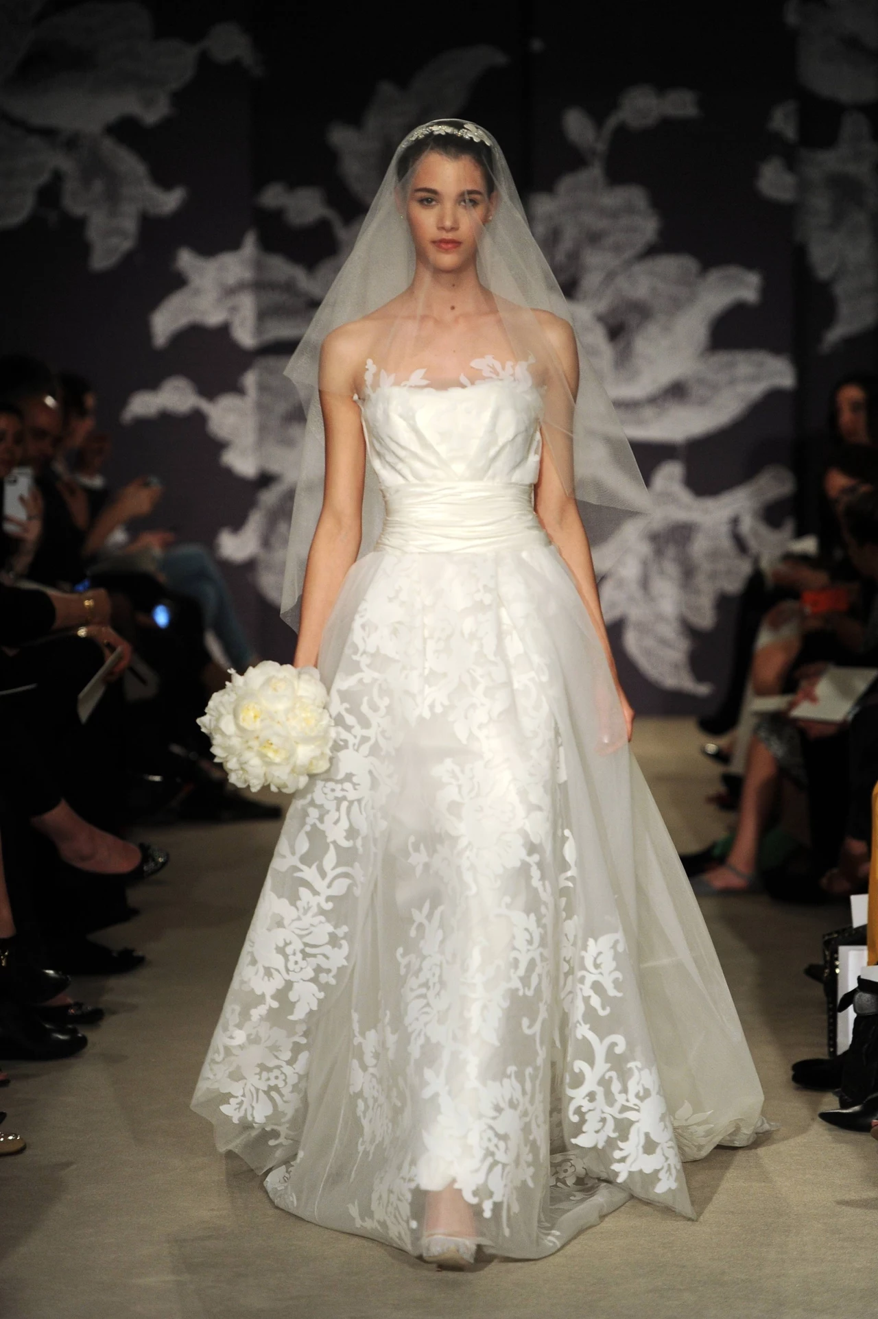 Moda ślubna według domu mody Caroliny Herrery Moda ślubna według domu mody Caroliny Herrery