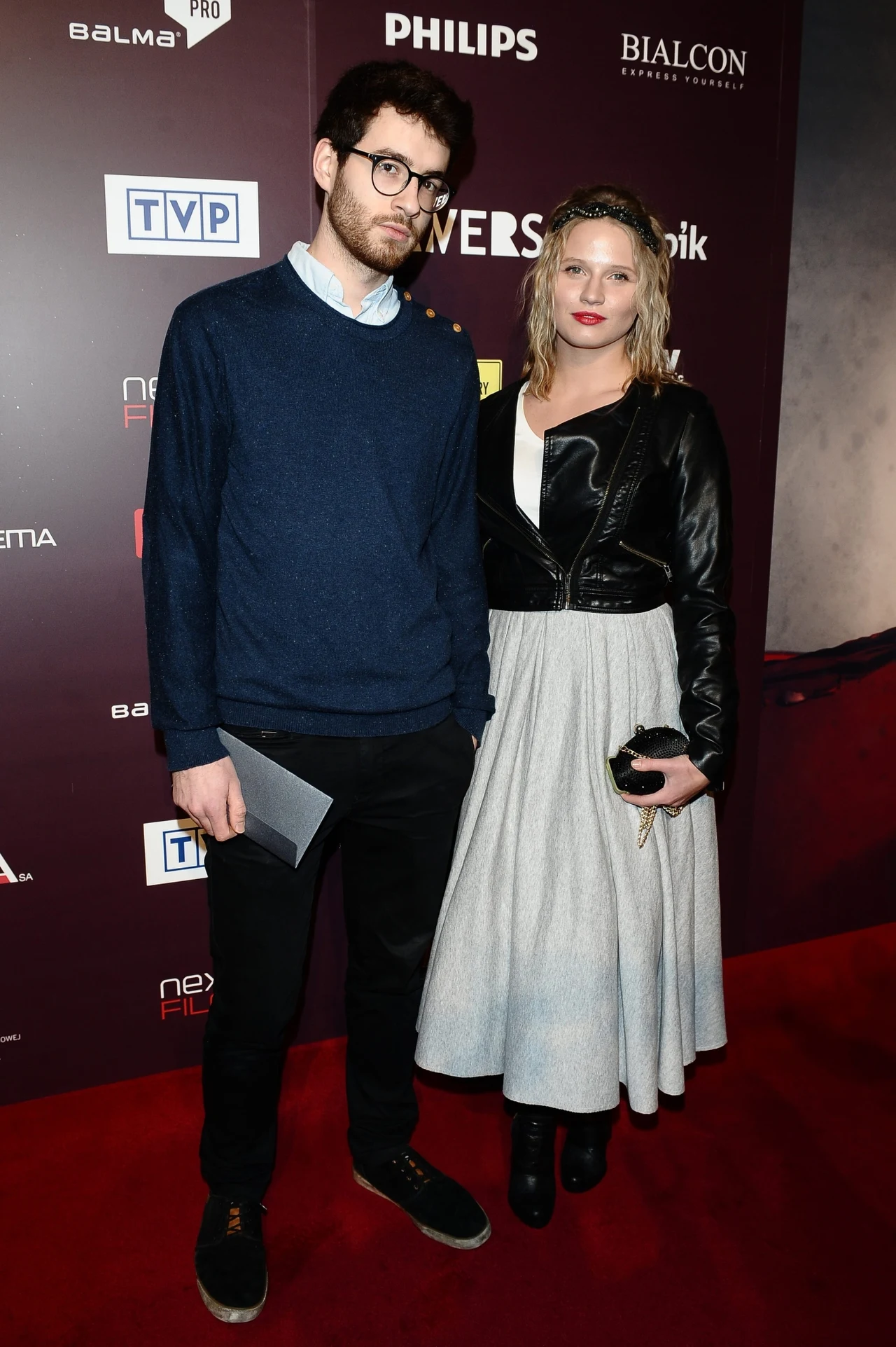 Para chętnie pozowła razem do zdjęc