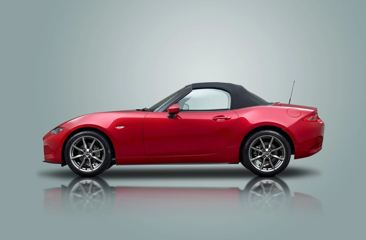 Mazda MX-5 ND (2015)