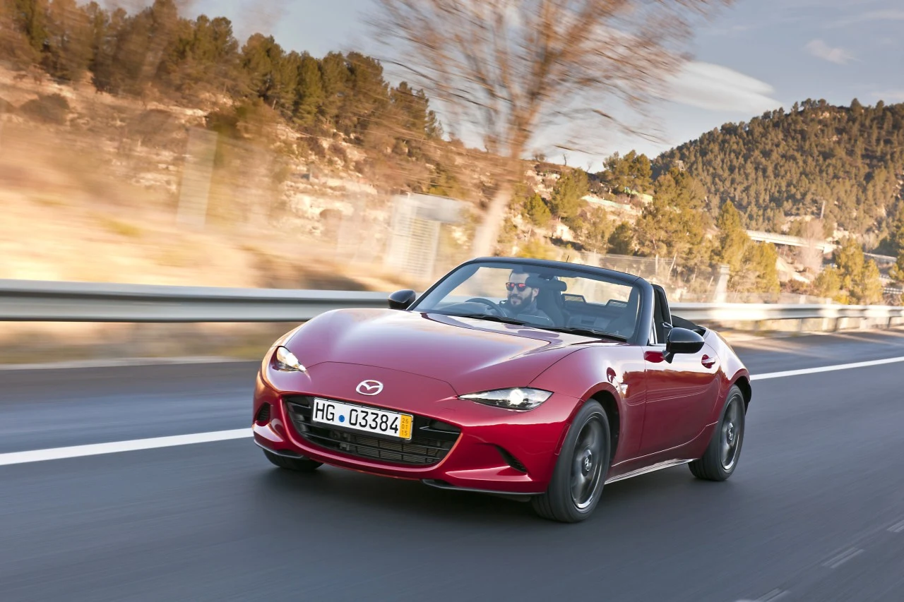 Mazda MX-5 ND (2015)