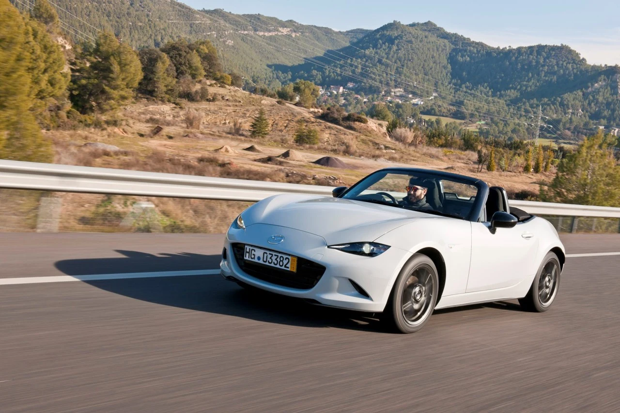 Mazda MX-5 ND (2015)