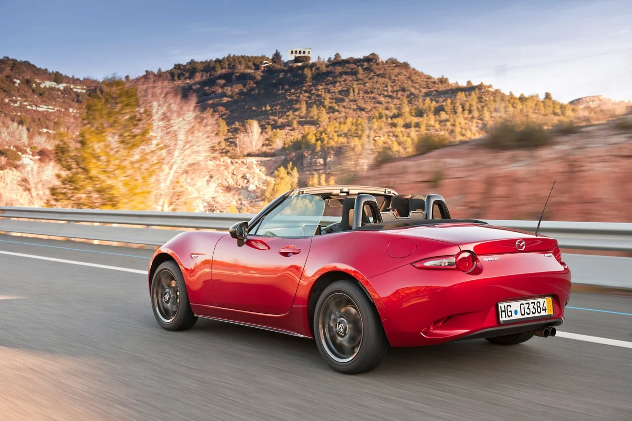 Mazda MX-5 ND (2015)