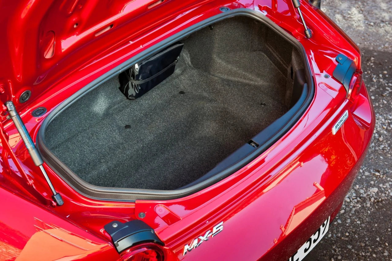 Mazda MX-5 ND (2015)