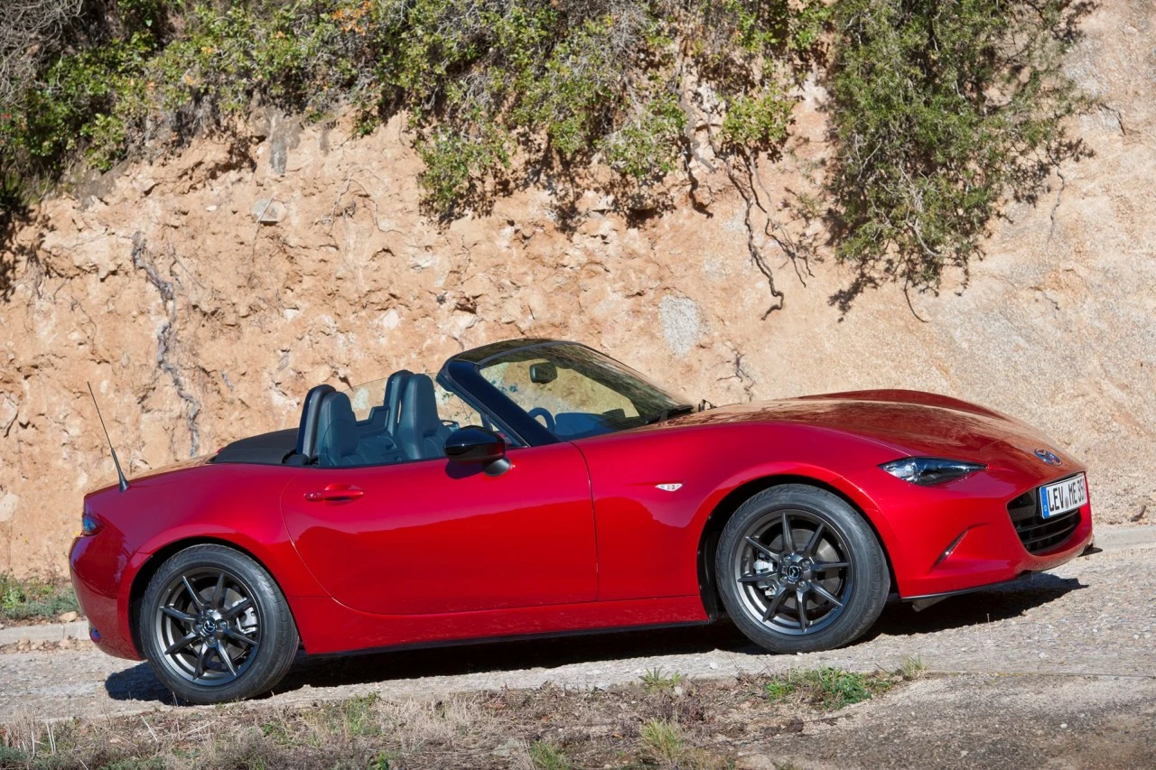 Mazda MX-5 ND (2015)