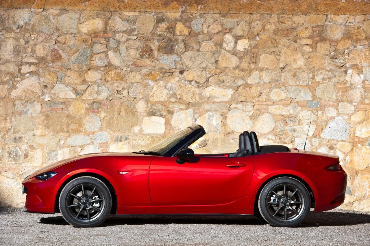 Mazda MX-5 ND (2015)