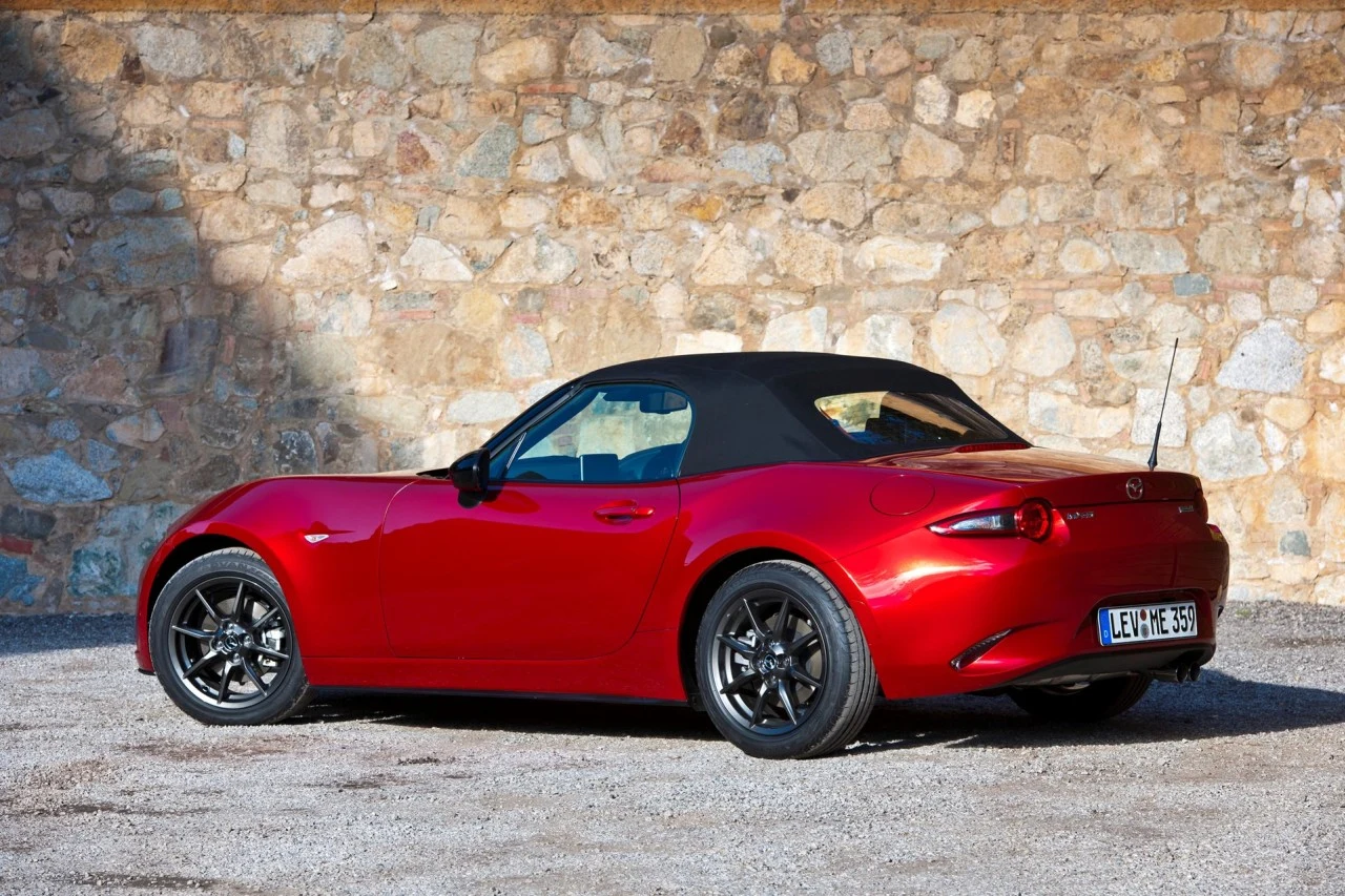 Mazda MX-5 ND (2015)