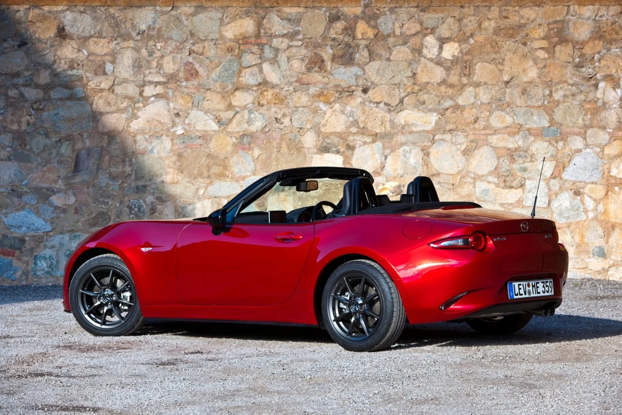 Mazda MX-5 ND (2015)