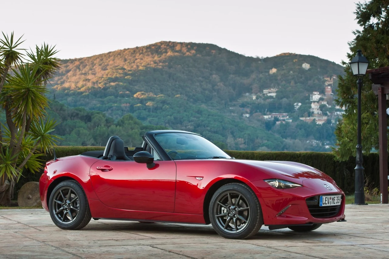 Mazda MX-5 ND (2015)