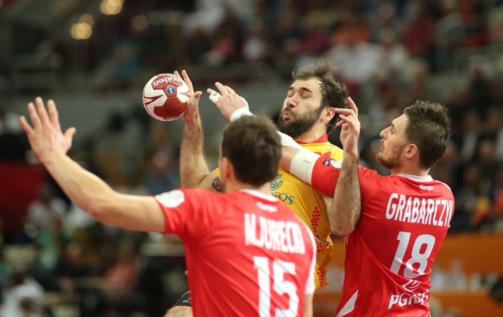 Polscy piłkarze ręczni walczyli z Hiszpanią o brąz MŚ w Katarze i wygrali po szalonym boju z dogrywką 29-28! Emocje sięgały zenitu! Polscy piłkarze ręczni walczyli z Hiszpanią o brąz MŚ w Katarze i wygrali po szalonym boju z dogrywką 29-28! Emocje sięgały zenitu!