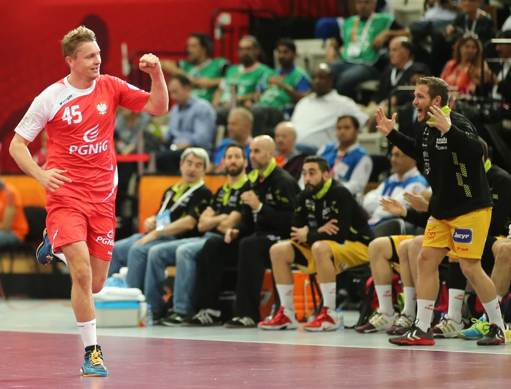 Polscy piłkarze ręczni walczyli z Hiszpanią o brąz MŚ w Katarze i wygrali po szalonym boju z dogrywką 29-28! Emocje sięgały zenitu! Polscy piłkarze ręczni walczyli z Hiszpanią o brąz MŚ w Katarze i wygrali po szalonym boju z dogrywką 29-28! Emocje sięgały zenitu!