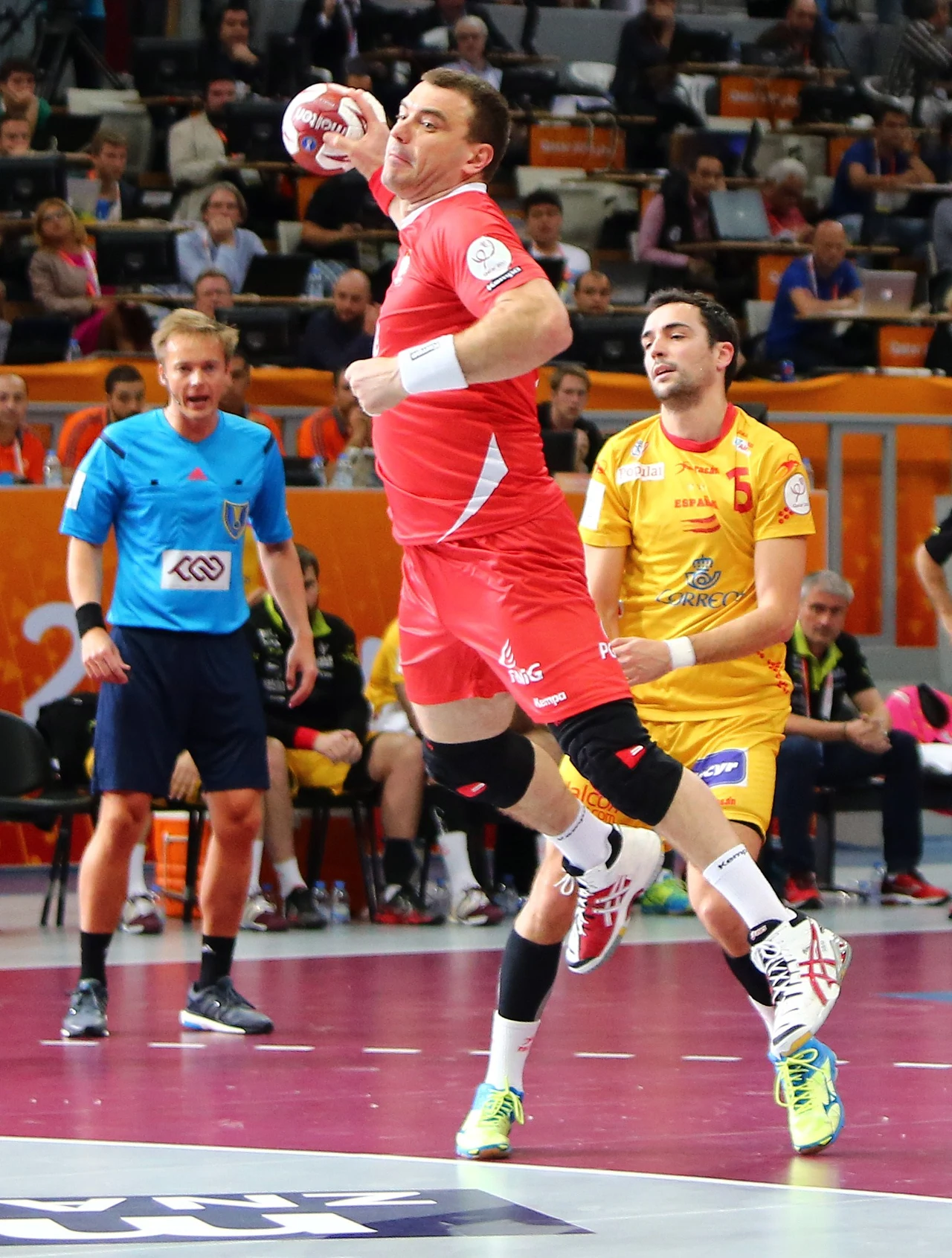 Polscy piłkarze ręczni walczyli z Hiszpanią o brąz MŚ w Katarze i wygrali po szalonym boju z dogrywką 29-28! Emocje sięgały zenitu! Polscy piłkarze ręczni walczyli z Hiszpanią o brąz MŚ w Katarze i wygrali po szalonym boju z dogrywką 29-28! Emocje sięgały zenitu!