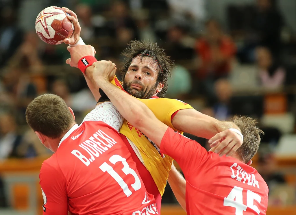 Polscy piłkarze ręczni walczyli z Hiszpanią o brąz MŚ w Katarze i wygrali po szalonym boju z dogrywką 29-28! Emocje sięgały zenitu! Polscy piłkarze ręczni walczyli z Hiszpanią o brąz MŚ w Katarze i wygrali po szalonym boju z dogrywką 29-28! Emocje sięgały zenitu!