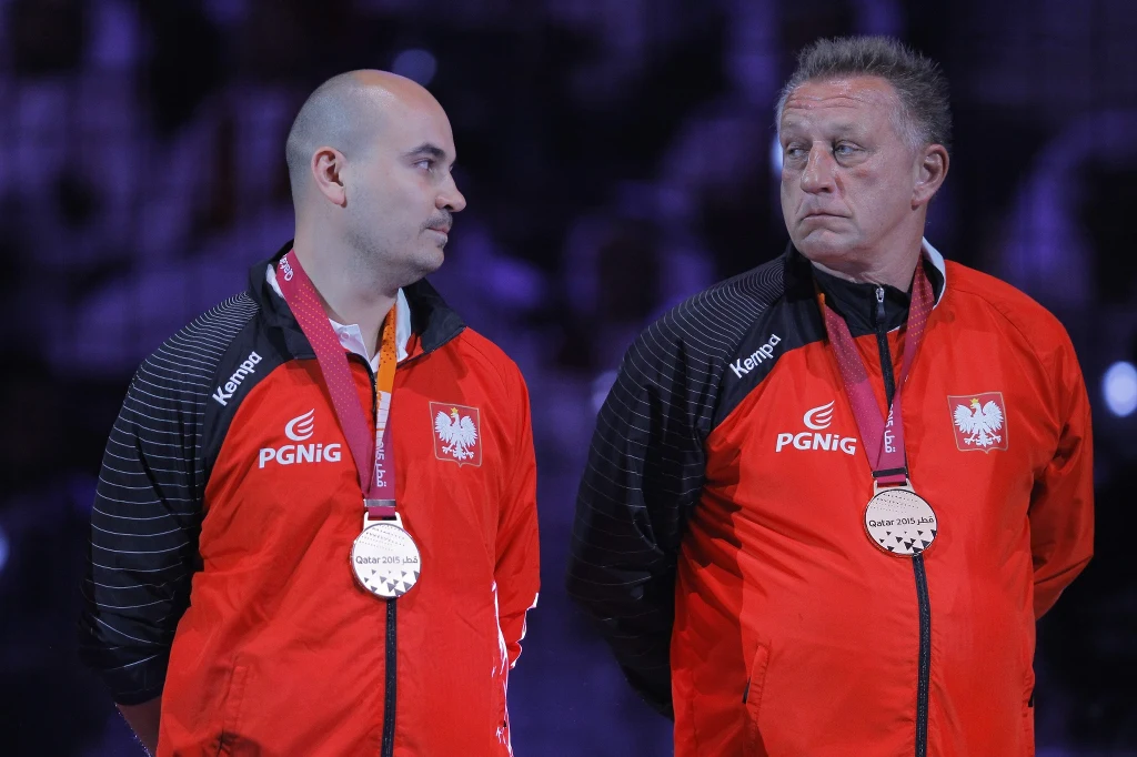 Podczas efektownej ceremonii polscy piłkarze ręczni odebrali brązowe medale mistrzostw świata w Katarze Podczas efektownej ceremonii polscy piłkarze ręczni odebrali brązowe medale mistrzostw świata w Katarze