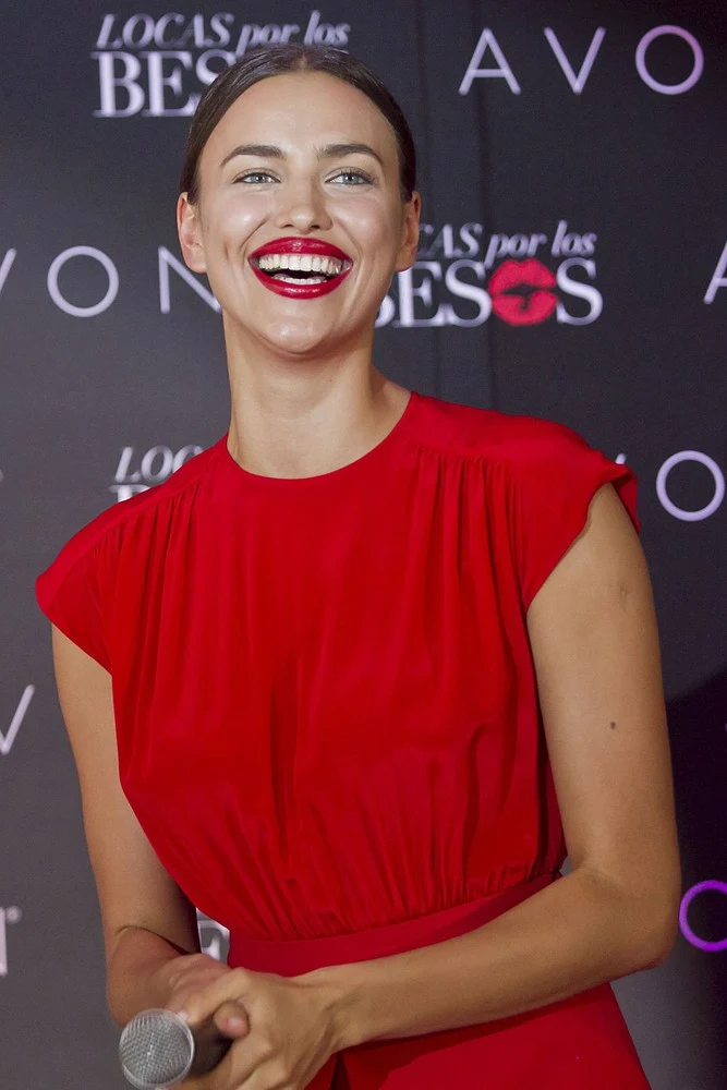 Irina Shayk błyszczała na konferencji prsowej Irina Shayk błyszczała na konferencji prsowej