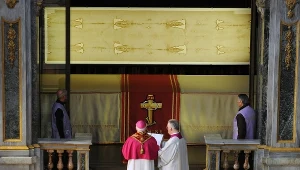 Całun Turyński w katedrze w Turynie