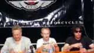 Od lewej: Ray Manzarek, Robbie Krieger i Ian Astbury