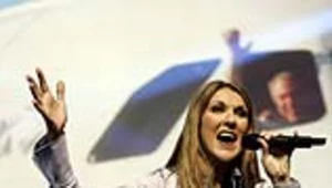 Celine Dion zaśpiewała na lotnisku