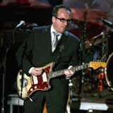 Elvis Costello: Czy zaśpiewał "You'll Never Walk Alone"?