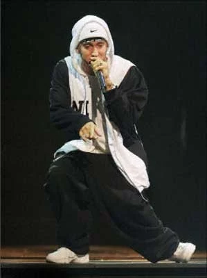 Eminem poświęcił rodzinę dla kariery, a później karierę dla rodziny Eminem poświęcił rodzinę dla kariery, a później karierę dla rodziny