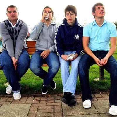 Arctic Monkeys jeszcze z Andym Nicholsonem (z lewej) Arctic Monkeys jeszcze z Andym Nicholsonem (z lewej)