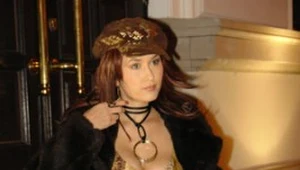 Sara May na planie "Tomorrow"