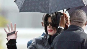 Michael Jackson podziębiony, ale wiecznie żywy