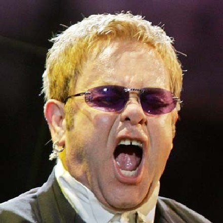 Elton John chce, żeby wszyscy oglądali jego dzieła sztuki