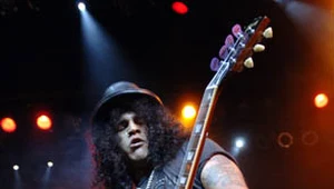Slash chciał kontaktu z Axlem Rosem - fot. Tim Mosenfelder