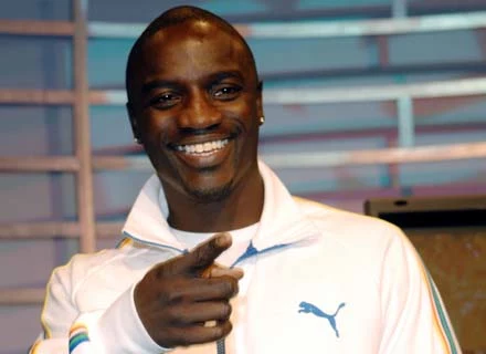 Akon nie przestaje szokować na koncertach - fot. Brad Barket