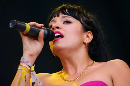 Lily Allen: Trzeci sutek poza kadrem Lily Allen: Trzeci sutek poza kadrem