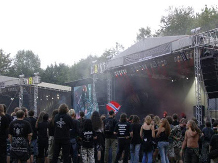 Na Brutal Assault przyjechali fani metalu z różnych krajów