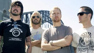 Dave Grohl (z lewej) i Foo Fighters