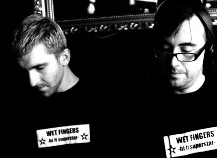 DJ Adamus (z prawej) współtworzy duet Wet Fingers DJ Adamus (z prawej) współtworzy duet Wet Fingers