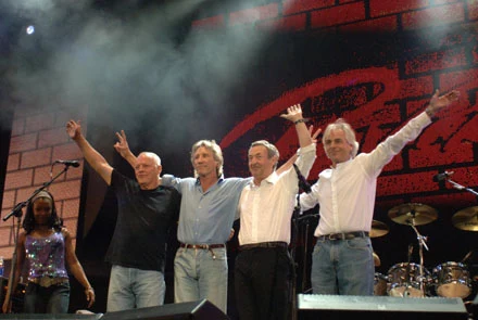 Pink Floyd podczas Live 8 (Nick Mason drugi z prawej) Pink Floyd podczas Live 8 (Nick Mason drugi z prawej)