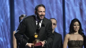 Juan Luis Guerra z nagrodą Grammy fot. Kevin Winter
